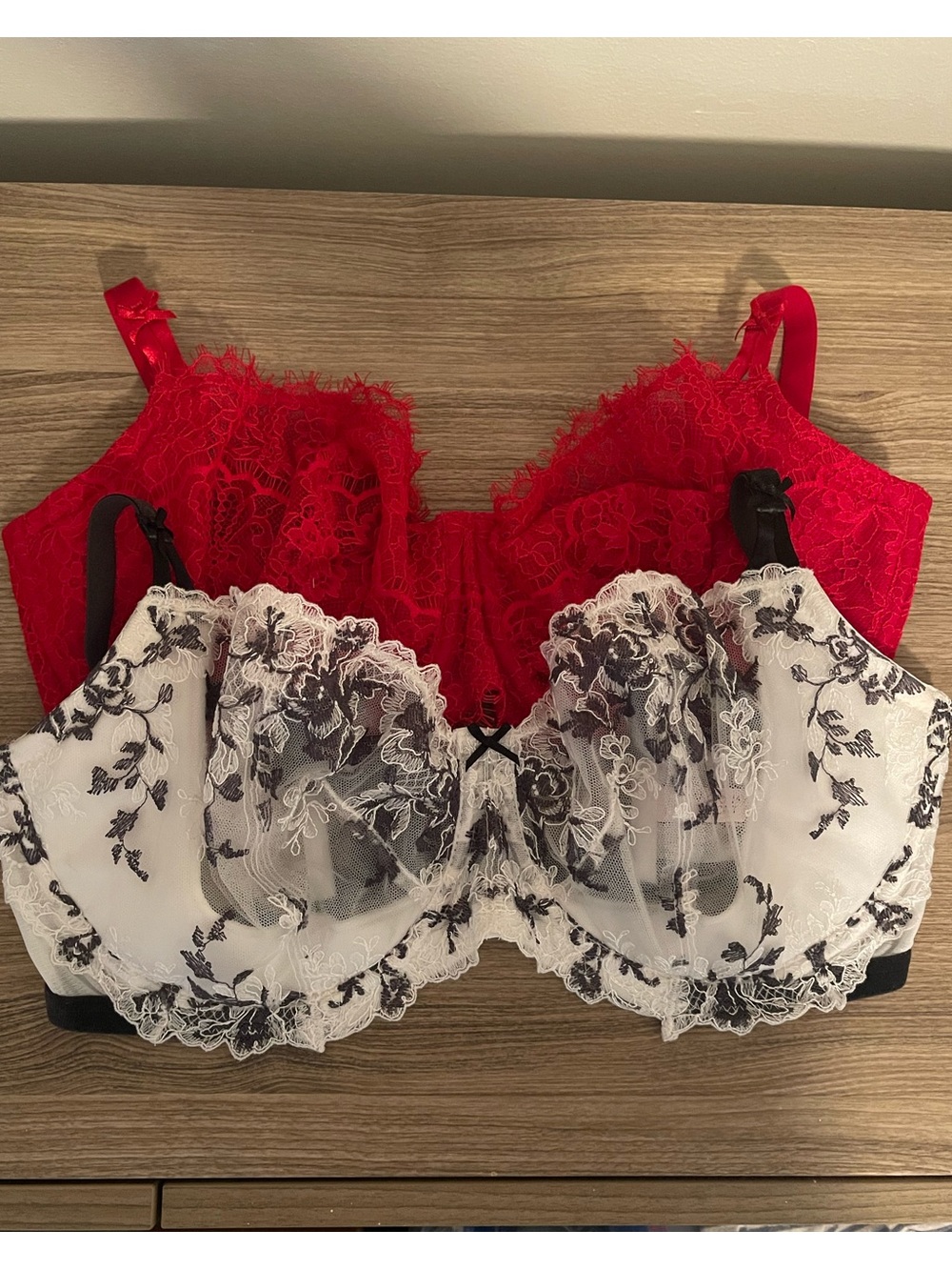 2 Victoria's Secret Dream Angels Bras